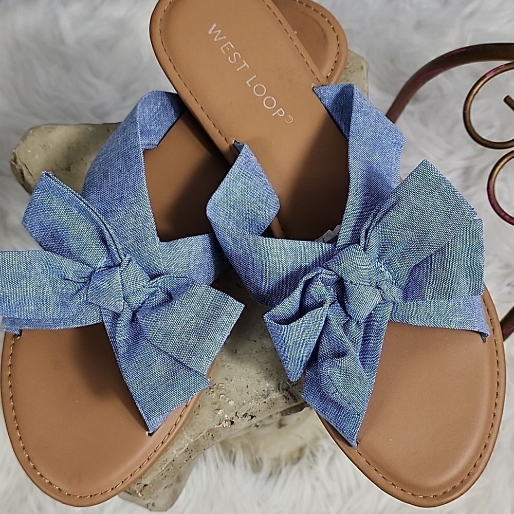 Beachy Beribboned Flats Size 9/10 Sandals with Large Bow Vacay